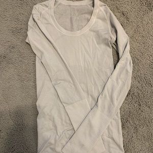 Lululemon swiftly tech long sleeve size 2